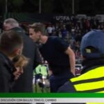 l a bagat pe ratiu si s a lasat cu scandal antrenorul a explodat in timpul meciului si a rupt usa imediat dupa fluierul final 690da4980db32