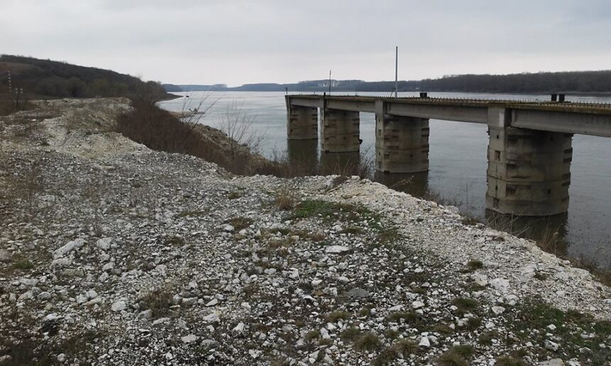 lovitura grea pentru comuna lipnita trebuie sa returneze banii platiti de cjc pentru portul achizitionat ilegal in mandatul lui constantinescu 691691071373d