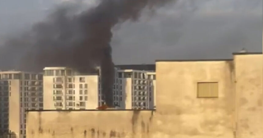 news alert incendiu cu degajari mari de fum intr un bloc cu 11 etaje din bucuresti interventie de amploare a pompierilor 69216f0657602