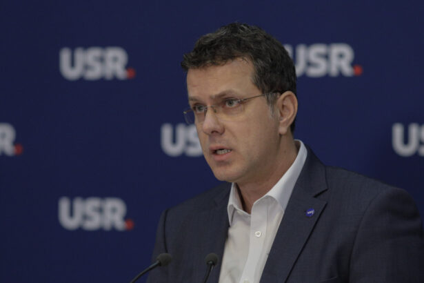 news alert o parte din conducerea usr vrea sa ii retraga sprijinul politic lui ionut mosteanu liderii partidului intra in sedinta surse 6929665deead7