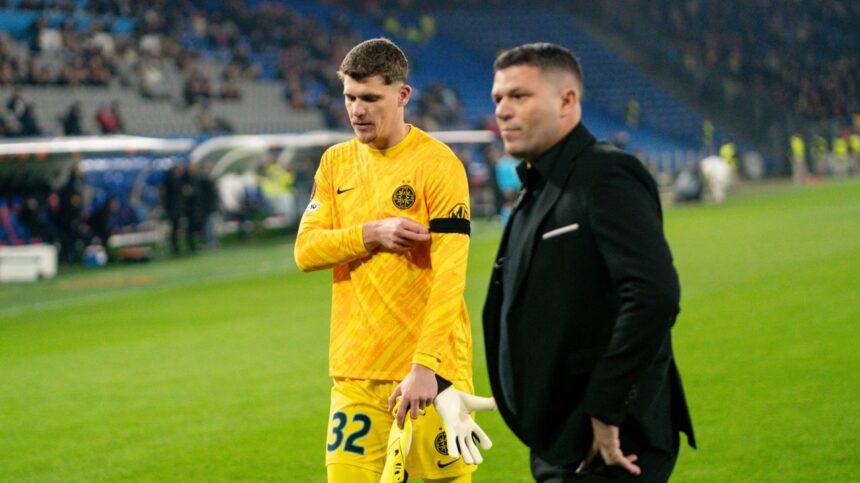 opinie s au batut singuri tarnovanu in black out caramavrov e consternat de erorile de amatori facute de fotbalistii fcsb ului 690d92fe5b667