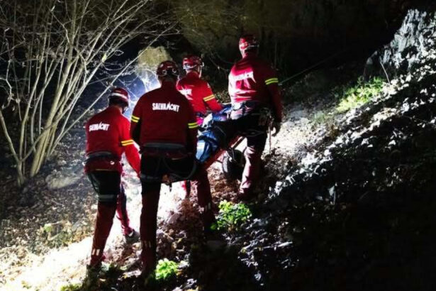 opt persoane au fost salvate de pe munte in ultimele 24 de ore 6922cb2c1a300