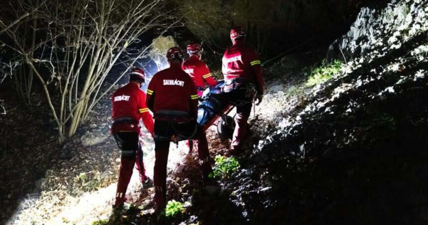 opt persoane au fost salvate de pe munte in ultimele 24 de ore 6922cb2c1a300