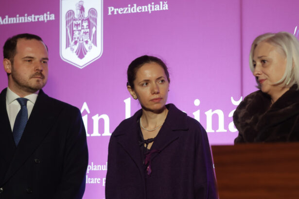 palatul cotroceni iluminat in violet pentru copiii nascuti prematur in romania mesajul partenerei presedintelui nicusor dan 691b8e1ee6bd5