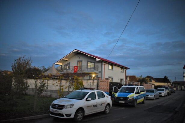 perchezitii la cumpana in urma unui scandal dintr o parcare trei persoane au fost duse la audieri 69149bb9aeb47