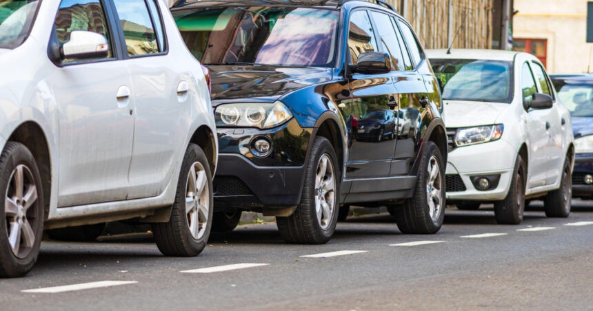 politia capitalei suspectii care au lipit coduri qr false pe panourile de parcare din sectorul 1 au fost depistati 690cc0a9c0d56