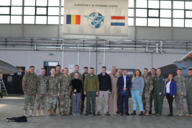 reuniune in domeniul apararii mapn sua vor continua sa sprijine ferm romania 691cbff9c73a4