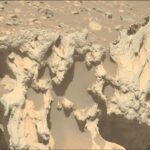 roverul perseverance al nasa a gasit o roca neobisnuita sculptata si inalta pe marte 69280f0181a9a