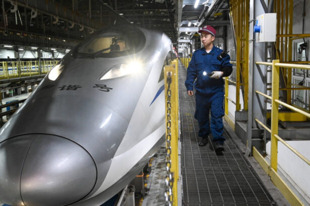 tragedie feroviara in china 11 morti si doi raniti dupa ce un tren de testare a lovit muncitorii pe sine 6927f8b7850a0