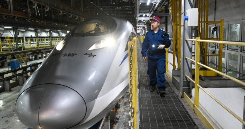 tragedie feroviara in china 11 morti si doi raniti dupa ce un tren de testare a lovit muncitorii pe sine 6927f8b7850a0