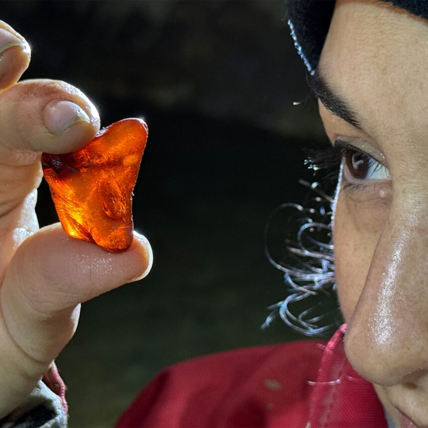 un sanctuar grecesc antic a fost descoperit intr o cunoscuta pestera italiana 690a1f1ded793