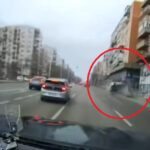 video accident grav in iasi o femeie a pierdut controlul masinii si s a rasturnat pe trotuar dupa o manevra periculoasa a altui sofer 6910c656e61e2