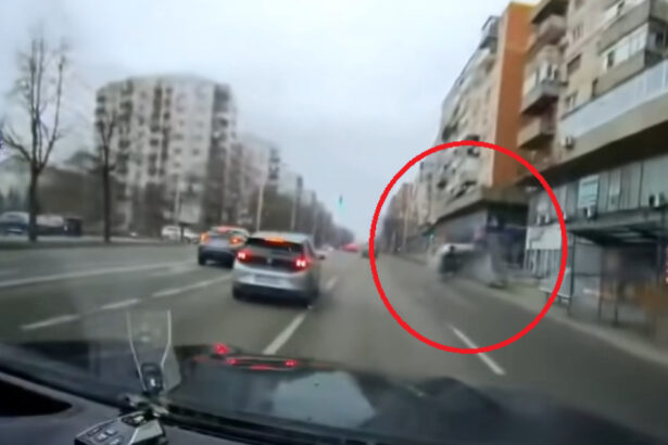 video accident grav in iasi o femeie a pierdut controlul masinii si s a rasturnat pe trotuar dupa o manevra periculoasa a altui sofer 6910c6596a3a0