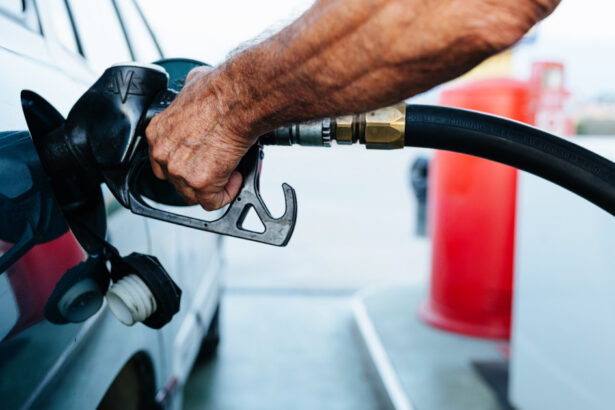 video carburanti tot mai scumpi litrul de motorina a trecut de 8 lei romanii platesc mai mult la pompa chiar si decat suedezii 691eddbd65e01