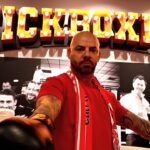 video exclusiv giani kirita face spectacol in sala de kickboxing daca nu facea fotbal putea face cariera in sporturile de contact 690888c002874