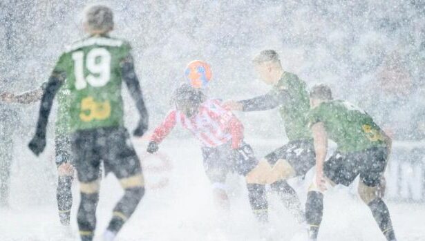 video in ce conditii meteo imposibile s a jucat finala campionatului canadei cu un fotbalist moldovean titular 69131f51500a4