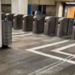 video incident violent la metrou un paznic a fost lovit cu pumnul de un calator politia s a autosesizat dupa ce imaginile au ajuns online 690a0c0060f6b