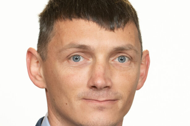 video paul pintea senatorul care si a falsificat cv ul a fost prins la volan fara permis condamnare la inchisoare pentru o fapta similara 690f2e8785dc1