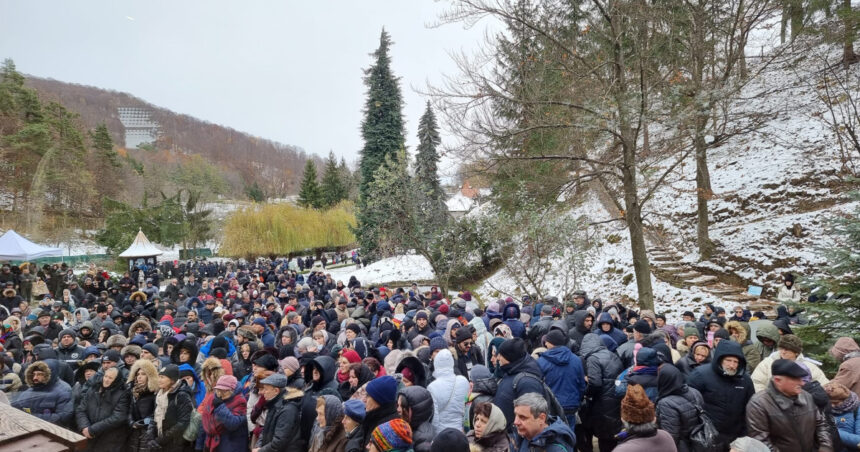 video pelerinaj la manastirea prislop mii de credinciosi asteapta canonizarea parintelui arsenie boca 6929e4cf20742