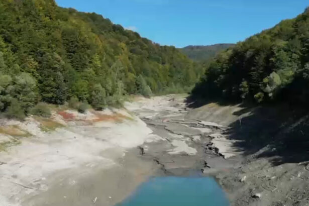 video prefectul din prahova acuzatii la adresa apelor romane ne au asigurat ca alimentarea cu apa nu este in pericol 692c1ac923927