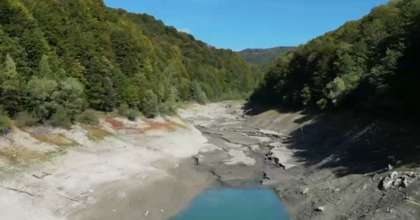 video prefectul din prahova acuzatii la adresa apelor romane ne au asigurat ca alimentarea cu apa nu este in pericol 692c1ac923927