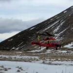 video premiera elicopter black hawk folosit intr o misiune de salvare montana salvamontistii cauta un tanar disparut de 4 zile in bucegi 6927ff8174895