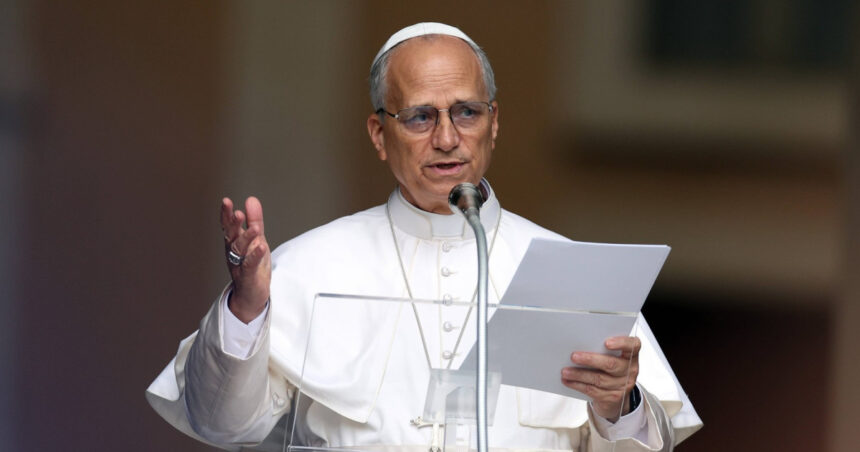 video primul turneu al papei leon al xiv lea suveranul pontif in sosete in moscheea albastra din istanbul 692af3d544228