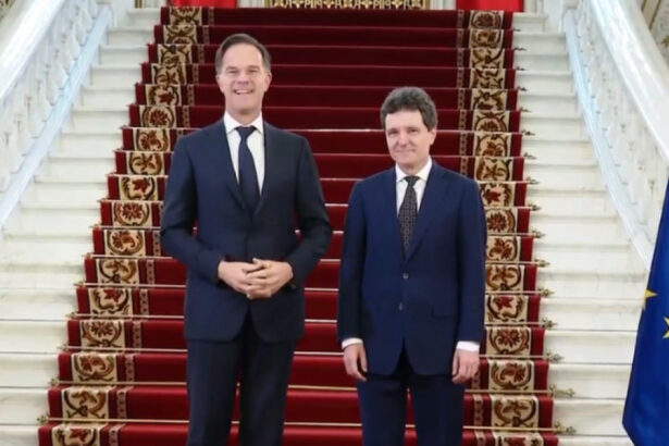 video seful nato a ajuns in romania mark rutte a fost primit de nicusor dan la palatul cotroceni 690b3d8ba754f