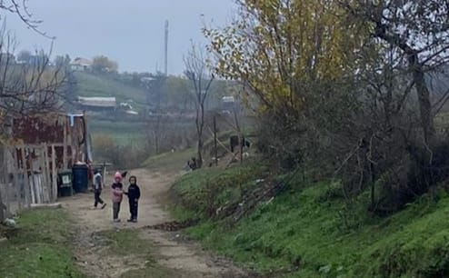 video situatie dezolanta in rasova cu parinti scandalagii mai multi minori traiesc intr un vagon fara apa curent si caldura 6919a5ddc9836