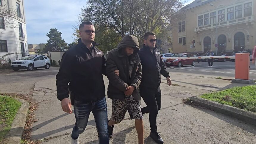 video tanarul recidivist care a omorat o femeie la navodari in timp ce o viola adus la tribunalul constanta 691c476e95396