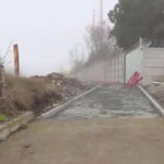 video trotuar intre 2 mai si vama veche construit abia dupa doi ani de la accidentul provocat de vlad pascu vedeam multa lume pe carosabil 692035ee41dab