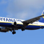 video un avion a ramas blocat pe pista aeroportului din cluj dupa aterizare unul dintre piloti a fost luat cu ambulanta inconstient 6909a98cf07bb