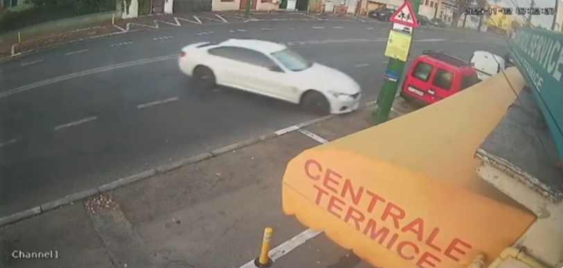 video victimele accidentului produs de politistul beat sunt cadre medicale de la spitalul judetean ambele sunt internate cu traumatisme grave 690b44d644a9c