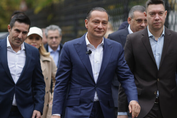 videofoto alegeri locale 2025 daniel baluta si a depus candidatura la capitala sorin grindeanu marele absent de la eveniment 6918739e051fd