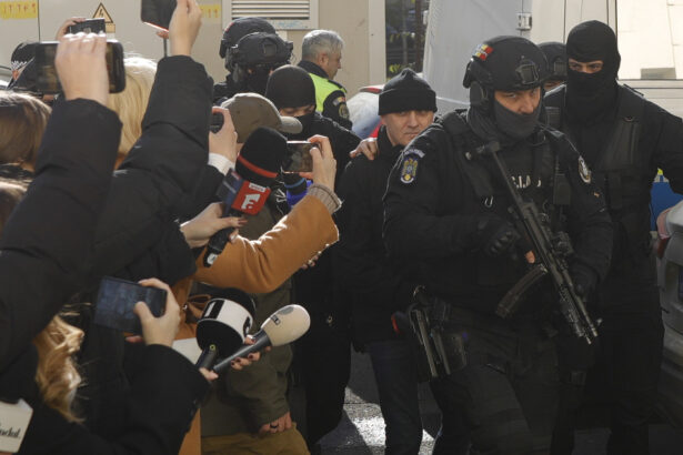 videofoto horatiu potra adus la parchetul general seful mercenarilor va fi audiat intr un dosar de spalare de bani si evaziune fiscala 69242ac93576e