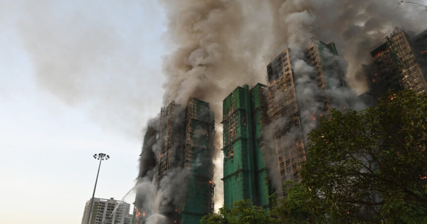 videofoto incendiu urias la un complex de blocuri din hong kong 44 de morti si peste 270 de disparuti trei suspecti au fost arestati 6927ea3527147