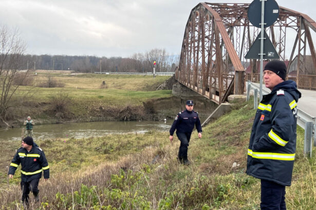 alerta in brasov pod vechi de 100 de ani in pericol de prabusire la harman masurile luate de autoritati 6937e6907eff9