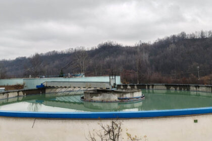 alimentarea cu apa a fost reluata partial in prahova dar autoritatile avertizeaza ca nu este inca potabila 69331f219b747