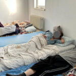 anpis a facut o sesizare penala dupa ce 90 de batrani au fost gasiti locuind in conditii inumane la un centru din timis 693af9e886fb6