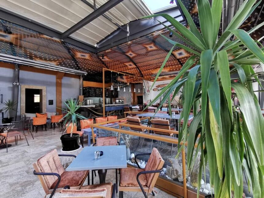 autorizatie de construire pentru lucrari de urgenta asupra unei cladiri vechi din centrul orasului 694488f527bad