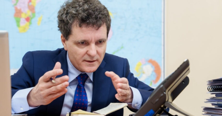 cand crede nicusor dan ca se va termina razboiul din ucraina altfel rusia va veni permanent cu pretexte 693f11fb05505