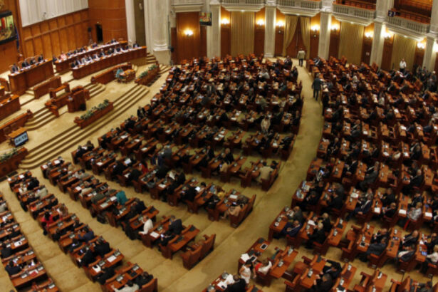 cat pierd de fapt parlamentarii daca se taie suma forfetara cu 10 asa cum a decis coalitia in prezent primesc 7 000 de euro 6943f0686f647