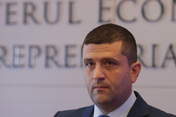 ce salariu incaseaza radu miruta ca parlamentar si ministru cazarea este platita de parlament asa e legea 6944853ead443