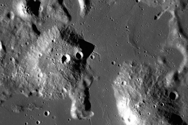 ceva s a prabusit pe luna iar astronomii au reusit sa inregistreze momentul 6949049dbba62