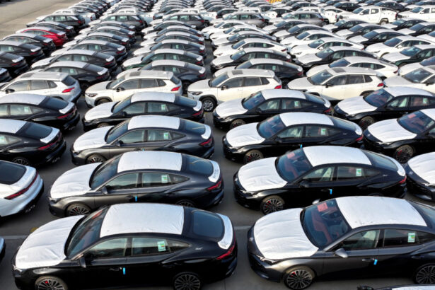 china umple lumea cu masini pe benzina pe care nu le poate vinde acasa exporturi uriase ajung in europa de est si africa reuters 692e9e0169ad4