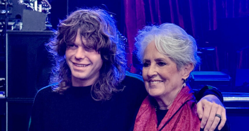 cum se numeste ultima melodie inregistrata de joan baez artista s a intors in studio revoltata de politicile lui trump 6934a8c100a92