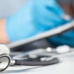 cumulul pensiei cu salariul prelungit de guvern si in 2026 cu prioritate in sanatate si educatie explicatiile lui rogobete 69444761ed523