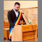 daniel emilian mantea a depus juramantul de primar al comunei lumina astazi de ziua sa de nastere privesc acest moment ca pe un prag de responsabilitate si maturitate 69491a9a69ae9