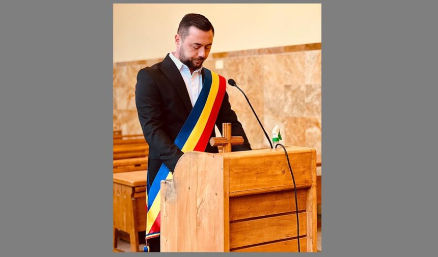 daniel emilian mantea a depus juramantul de primar al comunei lumina astazi de ziua sa de nastere privesc acest moment ca pe un prag de responsabilitate si maturitate 69491a9a69ae9