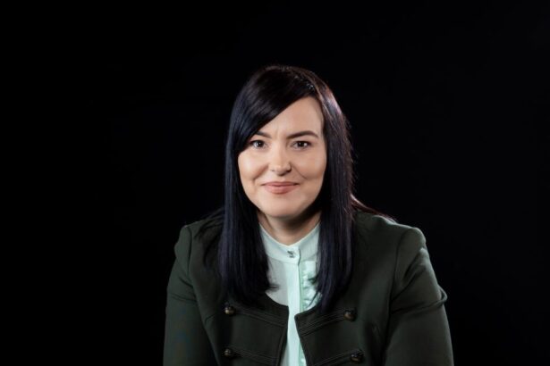 de la emotia lansarii la memoria tiparului reflectii asupra culturii contemporane 69360aa574a0d